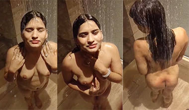 Desi Hot Girlfriend Sucking Boyfriend Dick In Bathroom Xxx
